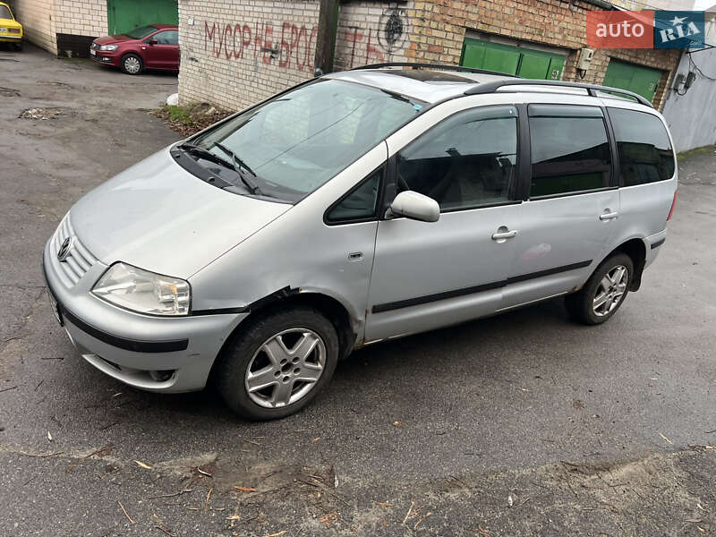 Мінівен Volkswagen Sharan 2001 в Києві