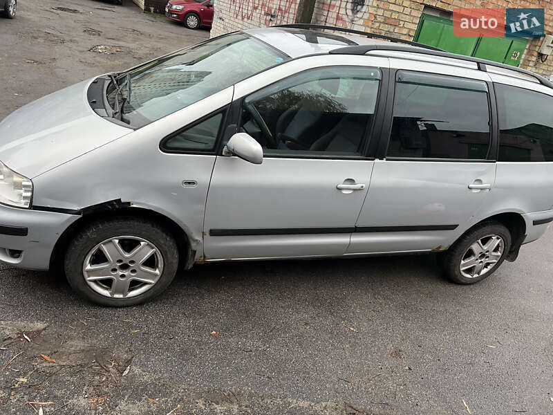 Мінівен Volkswagen Sharan 2001 в Києві