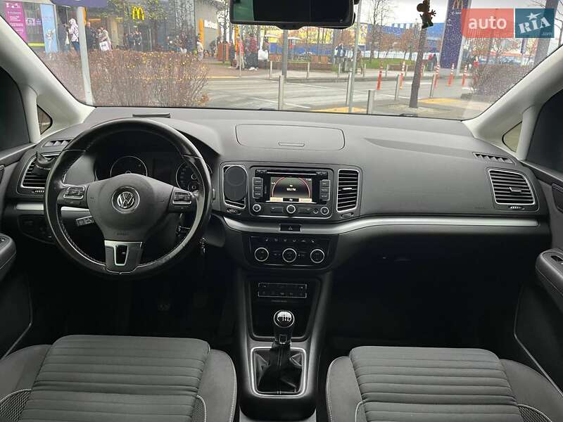 Минивэн Volkswagen Sharan 2014 в Киеве фото 22 Минивэн Volkswagen Sharan 2014 в Киеве