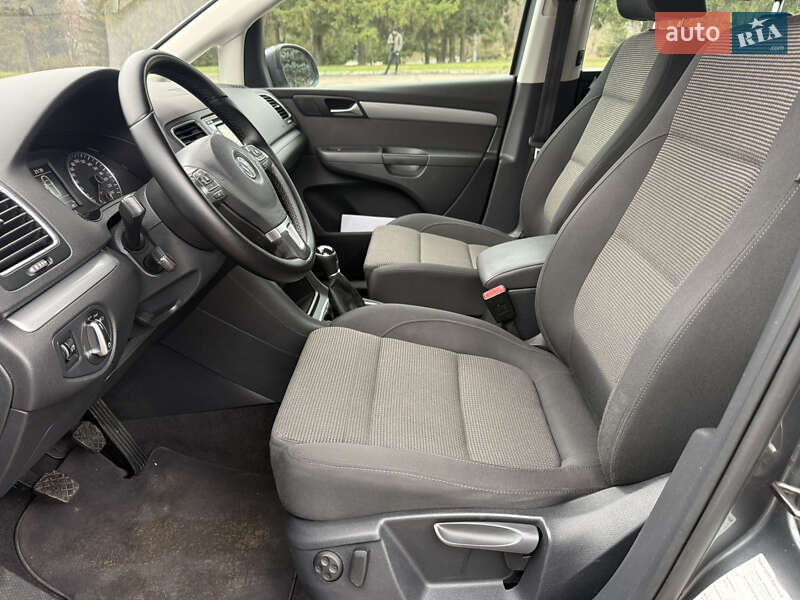 Минивэн Volkswagen Sharan 2012 в Ровно