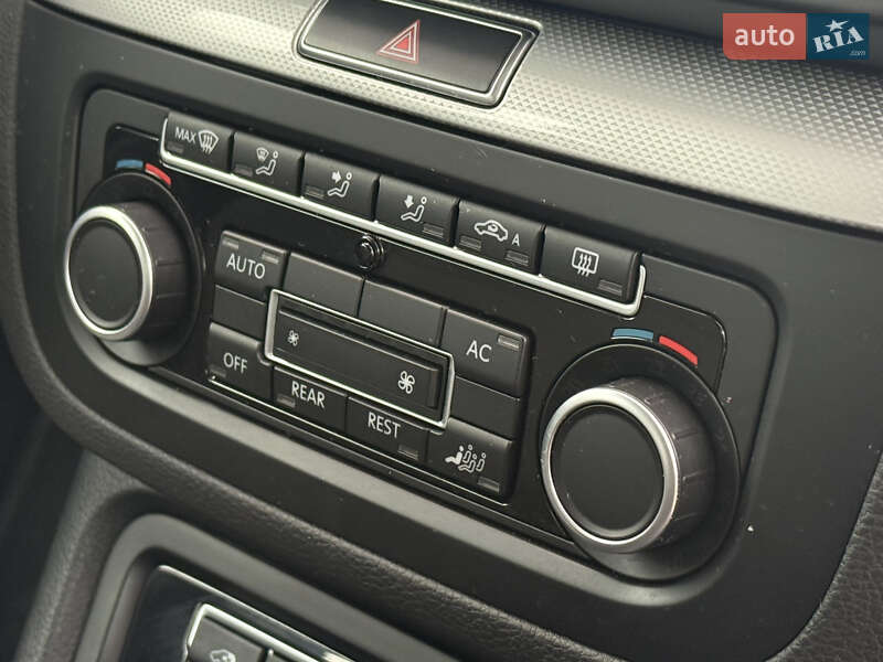 Минивэн Volkswagen Sharan 2012 в Ровно