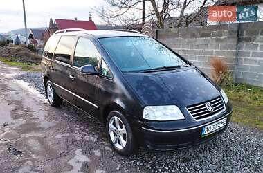 Минивэн Volkswagen Sharan 2006 в Виноградове