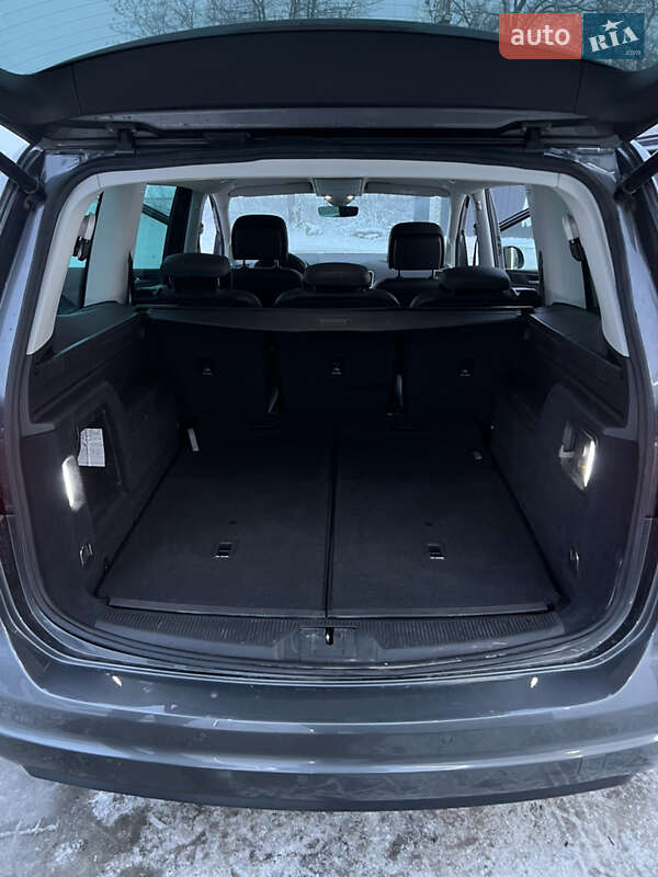 Минивэн Volkswagen Sharan 2020 в Черновцах