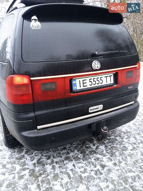 Минивэн Volkswagen Sharan 2002 в Черновцах