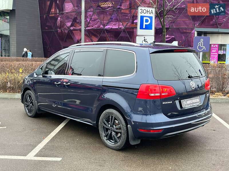Мінівен Volkswagen Sharan 2014 в Києві