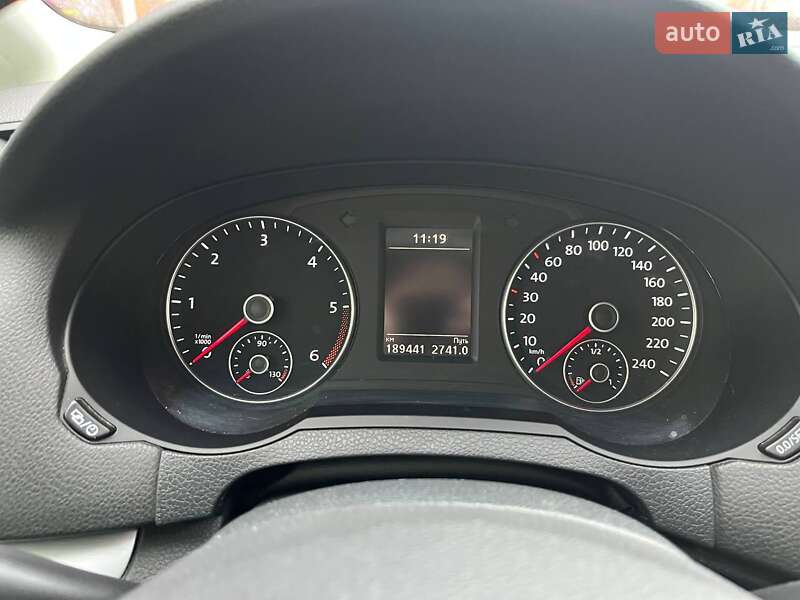 Мінівен Volkswagen Sharan 2014 в Києві