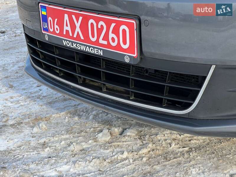 Мінівен Volkswagen Sharan 2016 в Житомирі