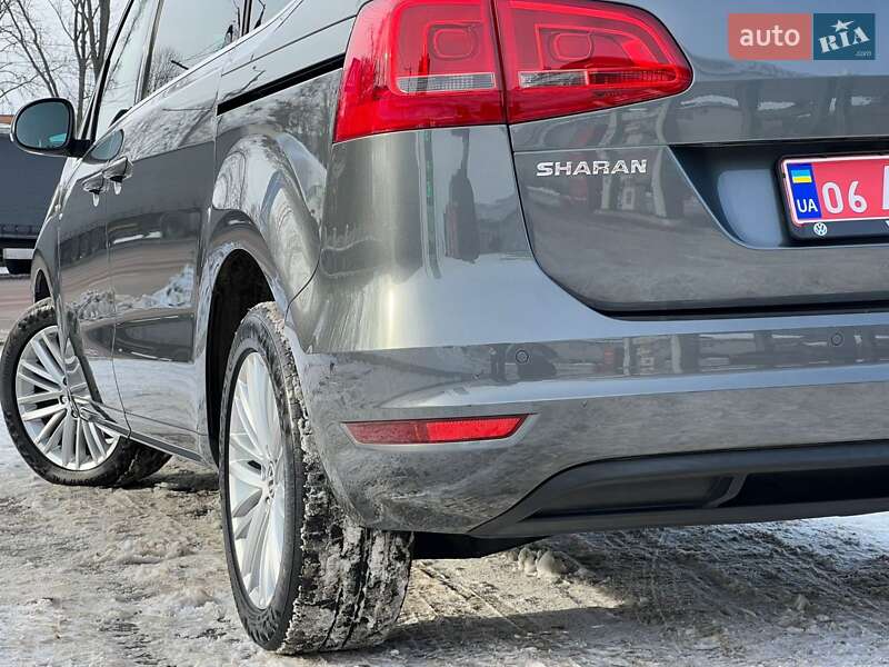 Мінівен Volkswagen Sharan 2016 в Житомирі