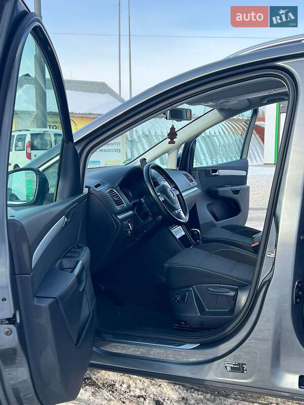 Мінівен Volkswagen Sharan 2016 в Житомирі
