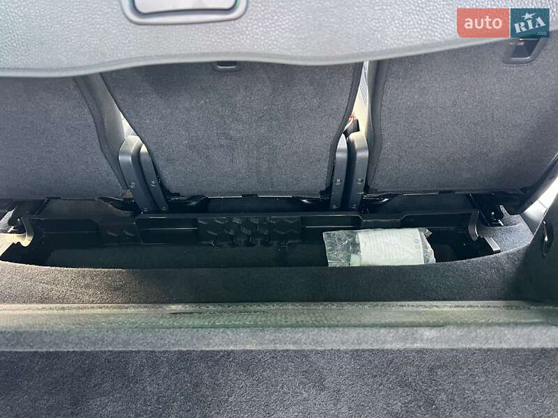 Мінівен Volkswagen Sharan 2016 в Житомирі