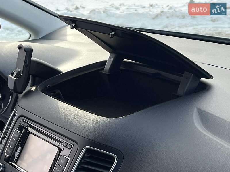 Мінівен Volkswagen Sharan 2016 в Житомирі