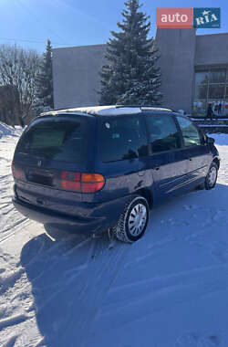 Минивэн Volkswagen Sharan 1999 в Ровно