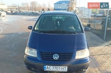 Минивэн Volkswagen Sharan 2001 в Нововолынске