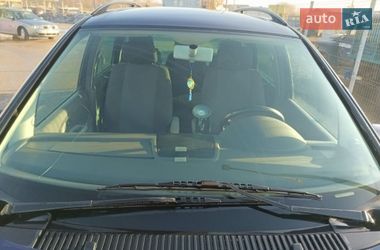 Минивэн Volkswagen Sharan 2001 в Нововолынске