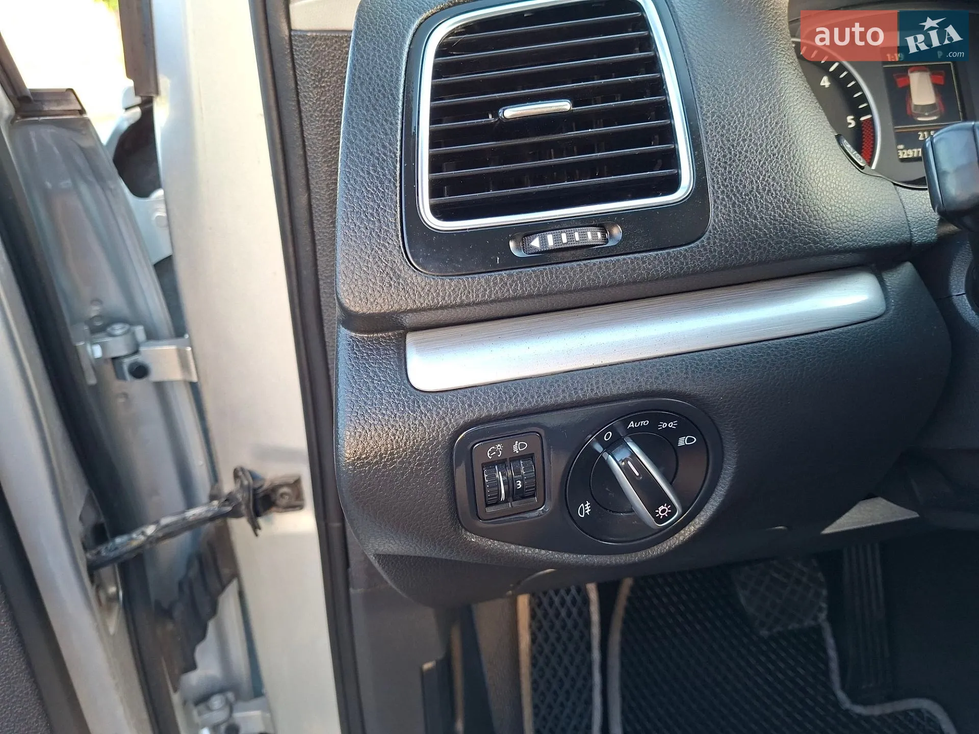Volkswagen Sharan 2016 VIN WVWZZZ7NZGV217804 фото оголошення 30 з 33