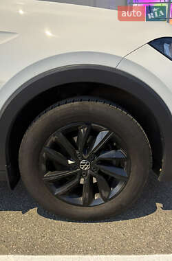Внедорожник / Кроссовер Volkswagen T-Cross 2022 в 