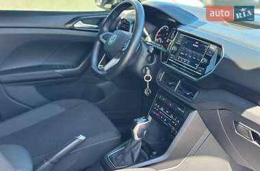 Внедорожник / Кроссовер Volkswagen T-Cross 2022 в 