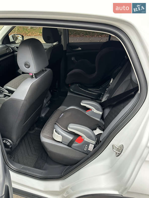 Позашляховик / Кросовер Volkswagen T-Cross 2021 в Києві