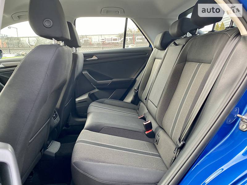 Внедорожник / Кроссовер Volkswagen T-Roc 2019 в Киеве