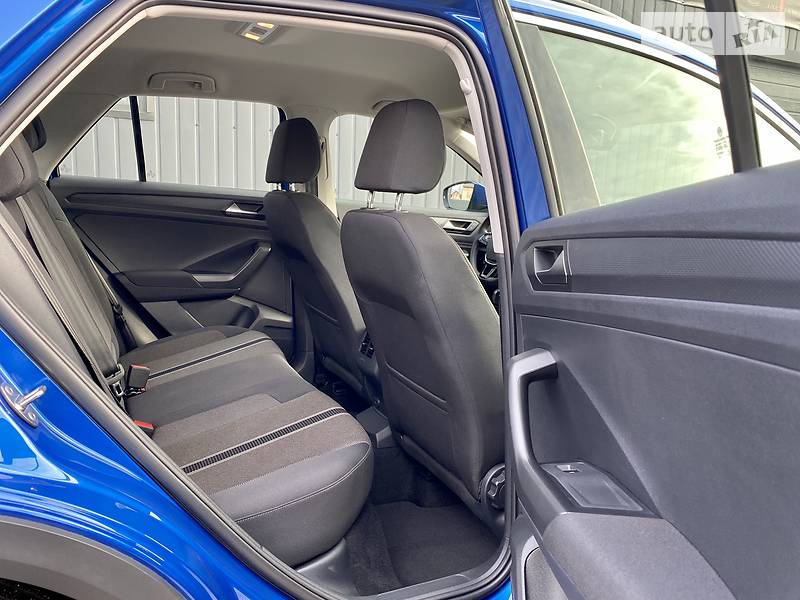 Внедорожник / Кроссовер Volkswagen T-Roc 2019 в Киеве
