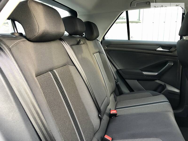 Позашляховик / Кросовер Volkswagen T-Roc 2019 в Києві