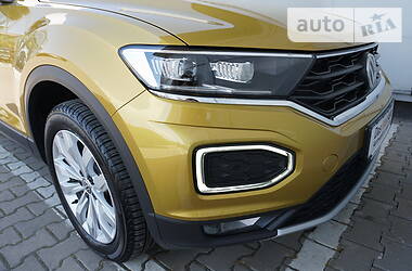 Внедорожник / Кроссовер Volkswagen T-Roc 2019 в Черновцах