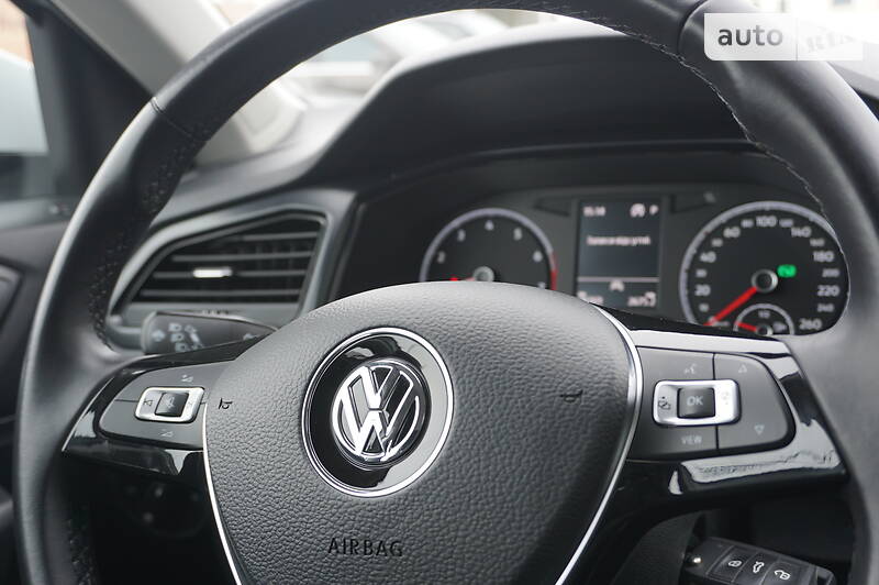 Внедорожник / Кроссовер Volkswagen T-Roc 2019 в Черновцах