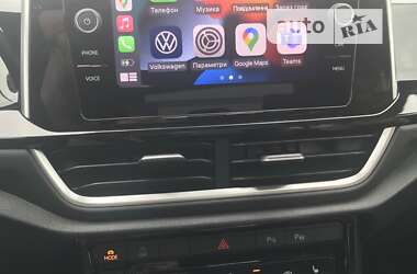 Внедорожник / Кроссовер Volkswagen T-Roc 2022 в 