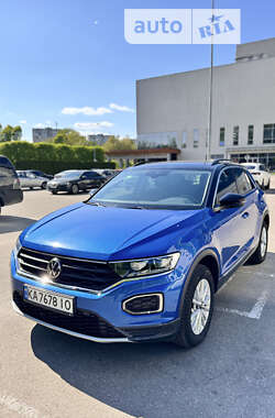 Позашляховик / Кросовер Volkswagen T-Roc 2021 в Києві