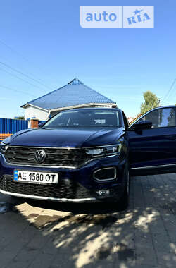 Внедорожник / Кроссовер Volkswagen T-Roc 2020 в 