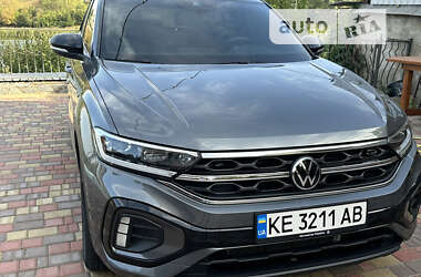 Внедорожник / Кроссовер Volkswagen T-Roc 2022 в 