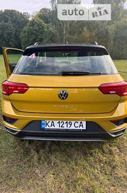 Позашляховик / Кросовер Volkswagen T-Roc 2021 в Києві