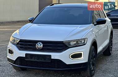 Позашляховик / Кросовер Volkswagen T-Roc 2020 в Києві