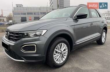 Внедорожник / Кроссовер Volkswagen T-Roc 2021 в Киеве