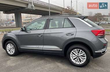 Позашляховик / Кросовер Volkswagen T-Roc 2021 в Києві