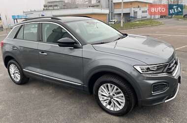 Позашляховик / Кросовер Volkswagen T-Roc 2021 в Києві