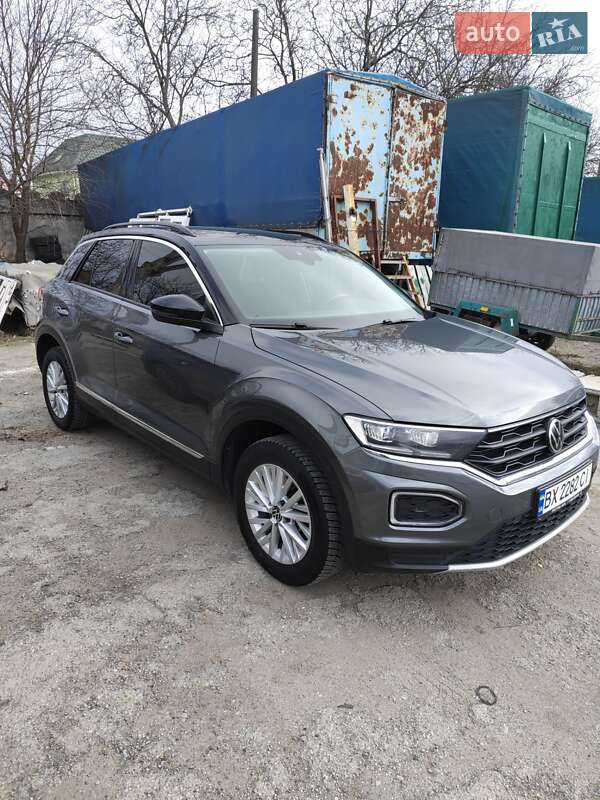 Внедорожник / Кроссовер Volkswagen T-Roc 2021 в Хмельницком