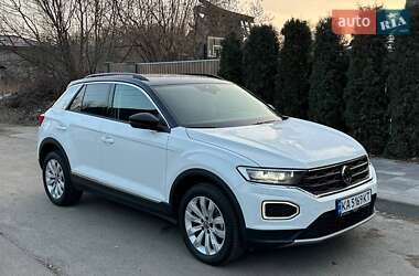 Позашляховик / Кросовер Volkswagen T-Roc 2021 в Києві