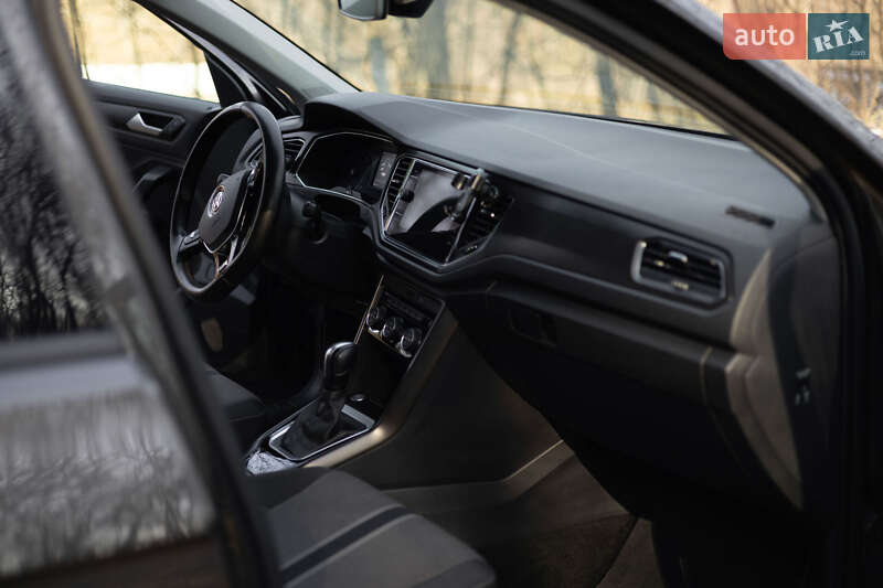 Внедорожник / Кроссовер Volkswagen T-Roc 2019 в Устиновке