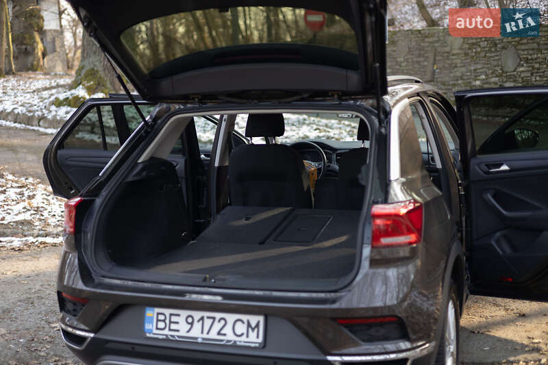 Внедорожник / Кроссовер Volkswagen T-Roc 2019 в Устиновке