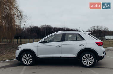 Внедорожник / Кроссовер Volkswagen T-Roc 2019 в 