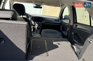 Внедорожник / Кроссовер Volkswagen T-Roc 2019 в 