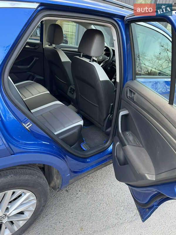 Внедорожник / Кроссовер Volkswagen T-Roc 2018 в Ровно
