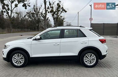 Позашляховик / Кросовер Volkswagen T-Roc 2019 в 