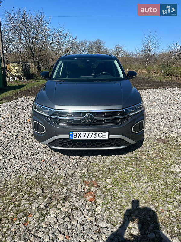 Позашляховик / Кросовер Volkswagen T-Roc 2022 в 