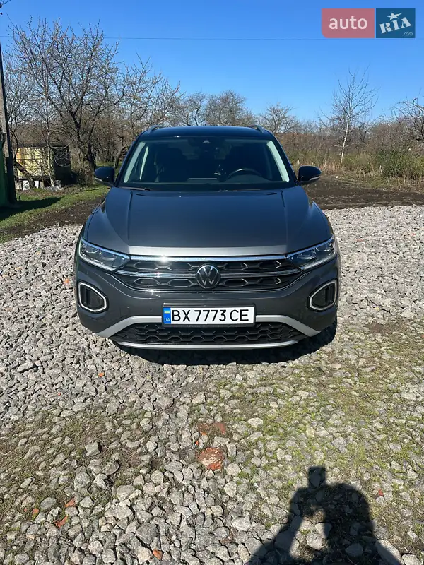 Позашляховик / Кросовер Volkswagen T-Roc 2022 в 