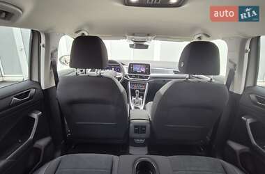 Позашляховик / Кросовер Volkswagen T-Roc 2024 в 