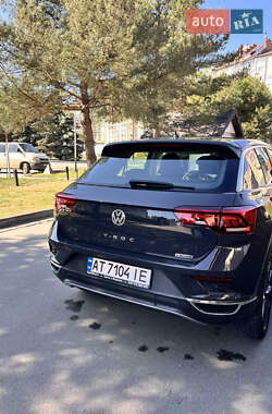 Внедорожник / Кроссовер Volkswagen T-Roc 2018 в 