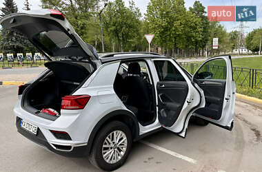 Внедорожник / Кроссовер Volkswagen T-Roc 2021 в 
