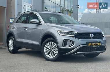 Внедорожник / Кроссовер Volkswagen T-Roc 2023 в Киеве